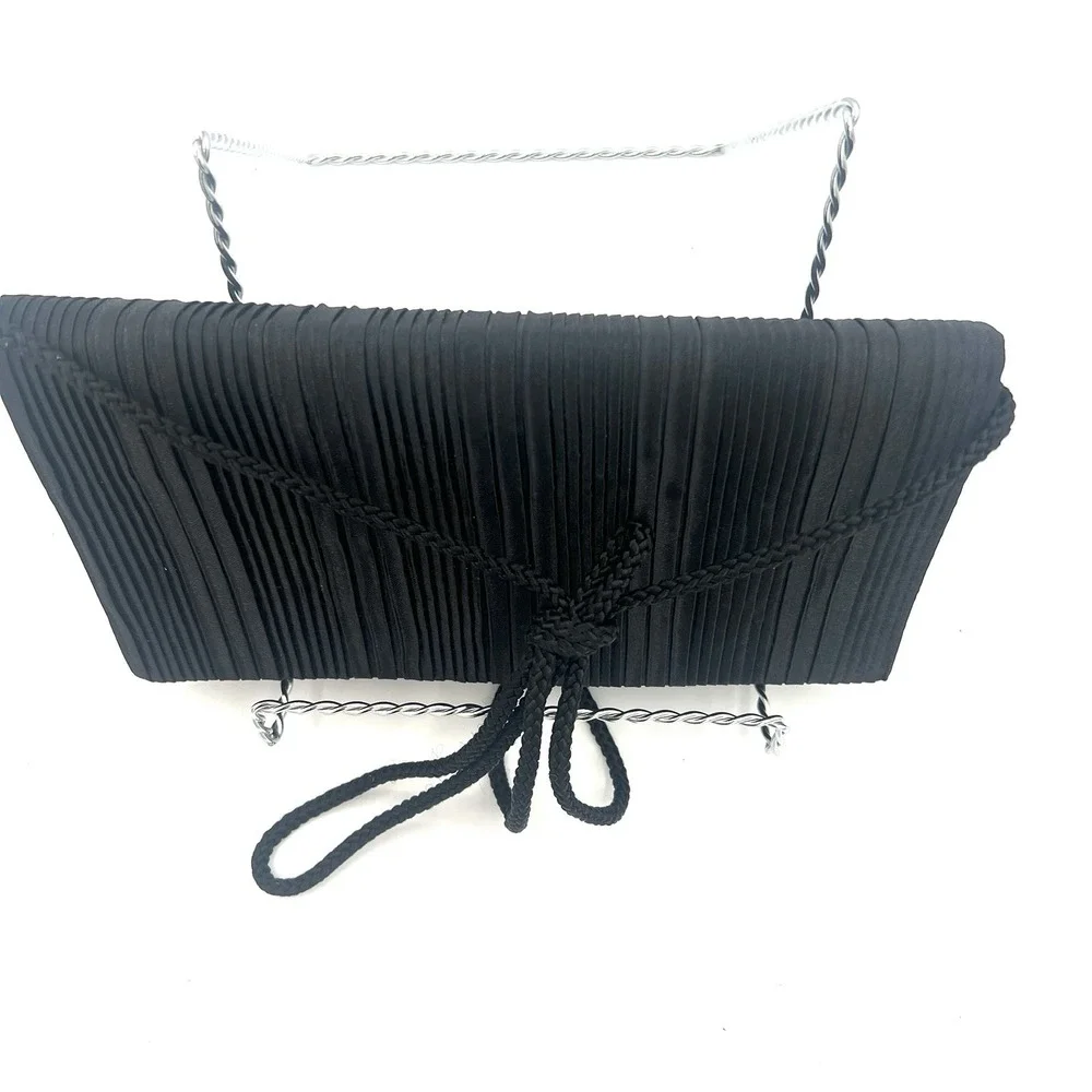 La Regale Black Ribbed Satin Polyester Evening‎ Purse